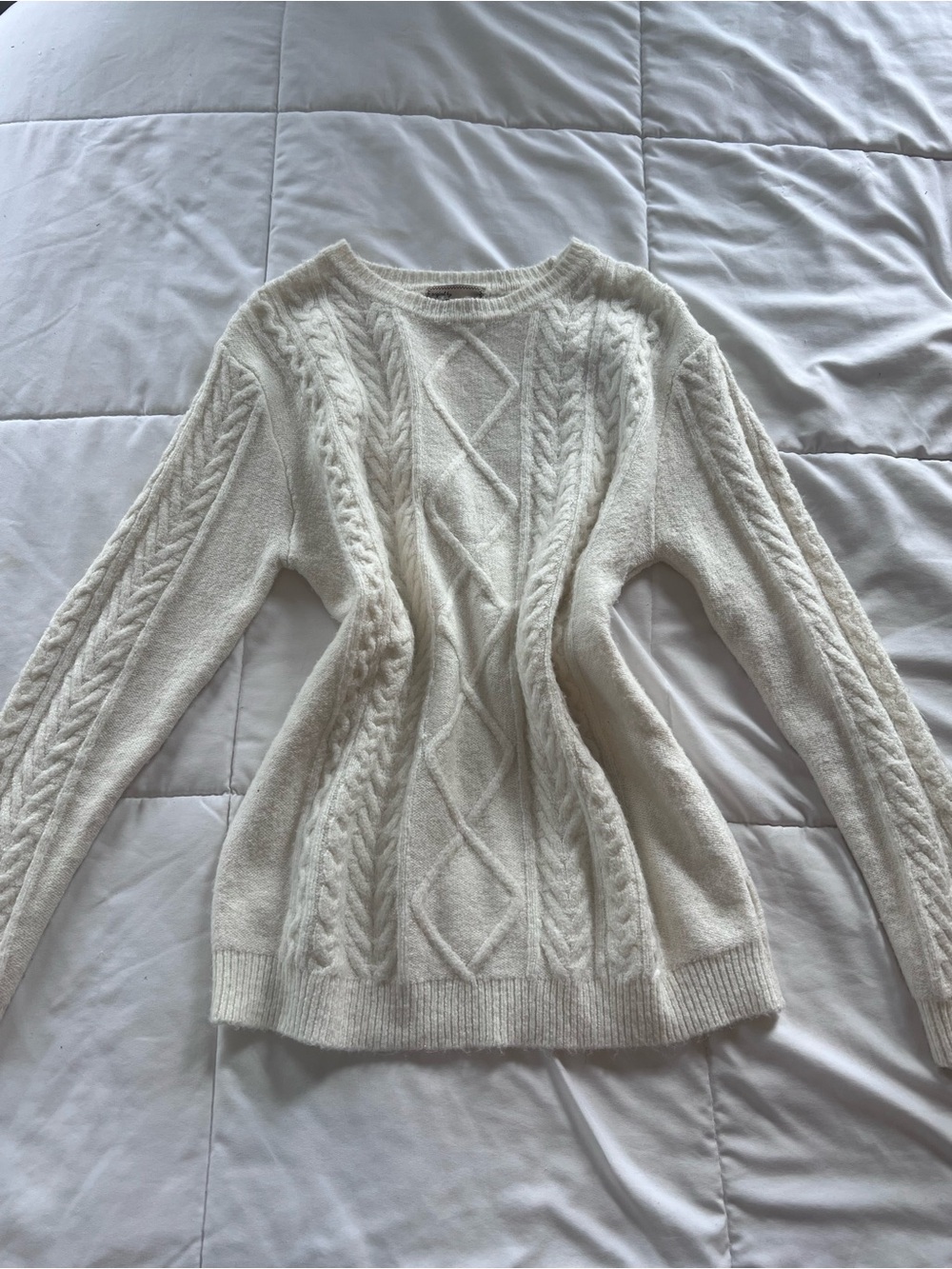Classic Cable Knit Women’s Sweater - Cream